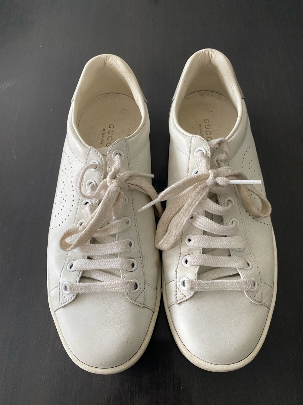 Gucci White Leather Low-Top Sneakers with Perforated Side Detail
